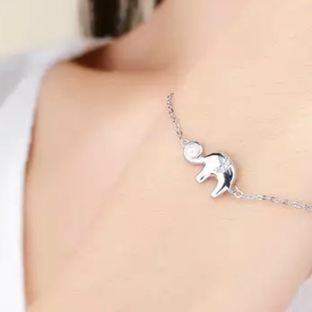 Elephant bracelet with pearl